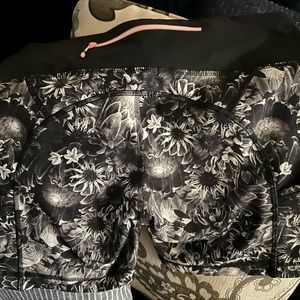 Lulu stretch/bike shorts